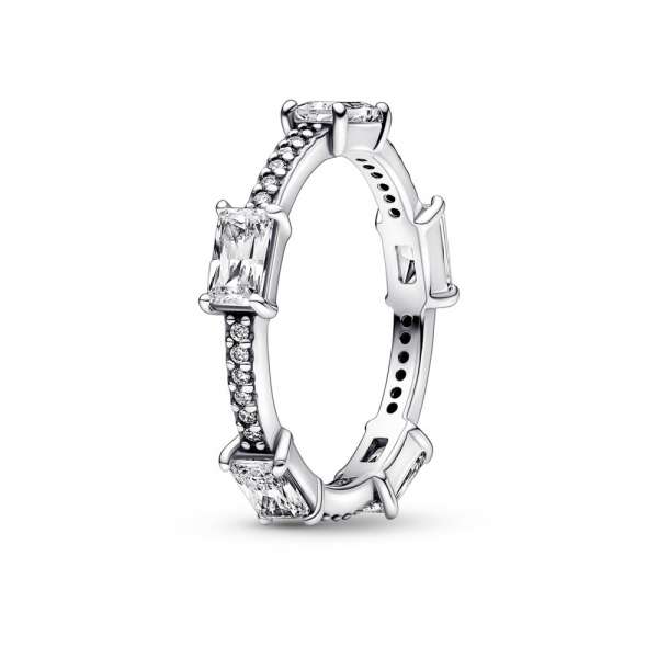 Sterling silver ring with clear cubic zirconia 