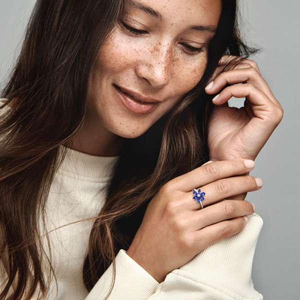 Sparkling Herbarium Cluster Ring 