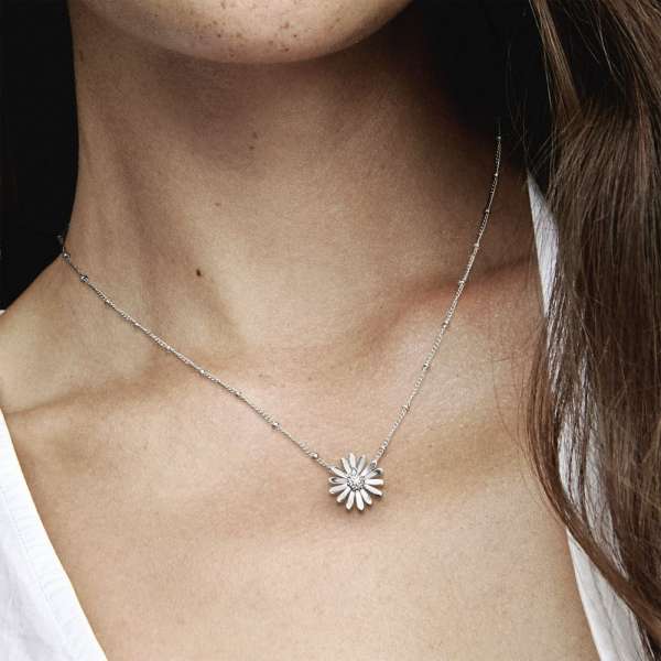 Pavé Daisy Flower Collier Necklace 