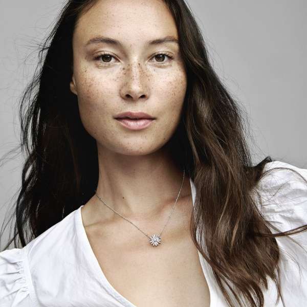 Pavé Daisy Flower Collier Necklace 
