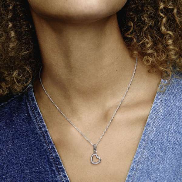 Snake Chain Pattern Open Heart Pendant 