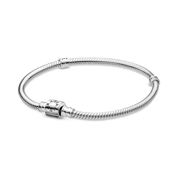 Pandora Moments Белегзија со Затворач во Форма на Буренце 
