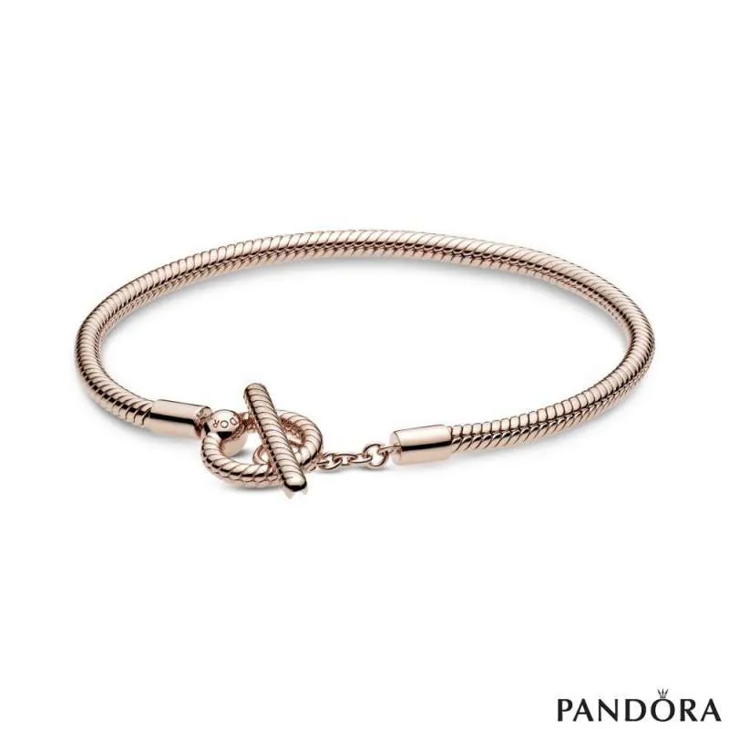 Pandora Moments белегзија со змиска плетка и Т-плочка