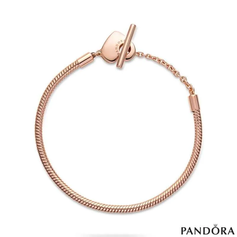Белегзија Pandora Moments со змиска плетка и Т-плочка