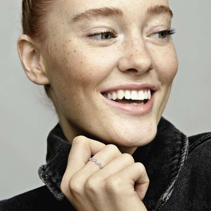 Shimmering Zigzag Ring PANDORA