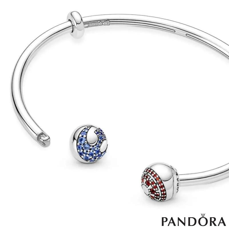 Bangle отворена белегзија Pandora Moments со лого на Star Wars™ светла и темна страна