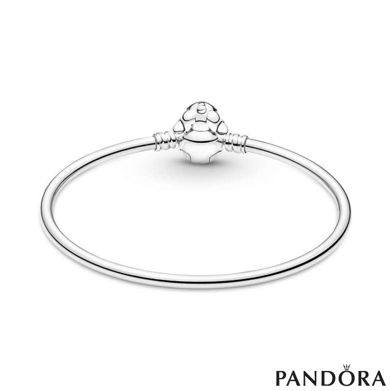 Bangle белегзија Pandora Moments Disney Stitch кој го гризе затворачот 