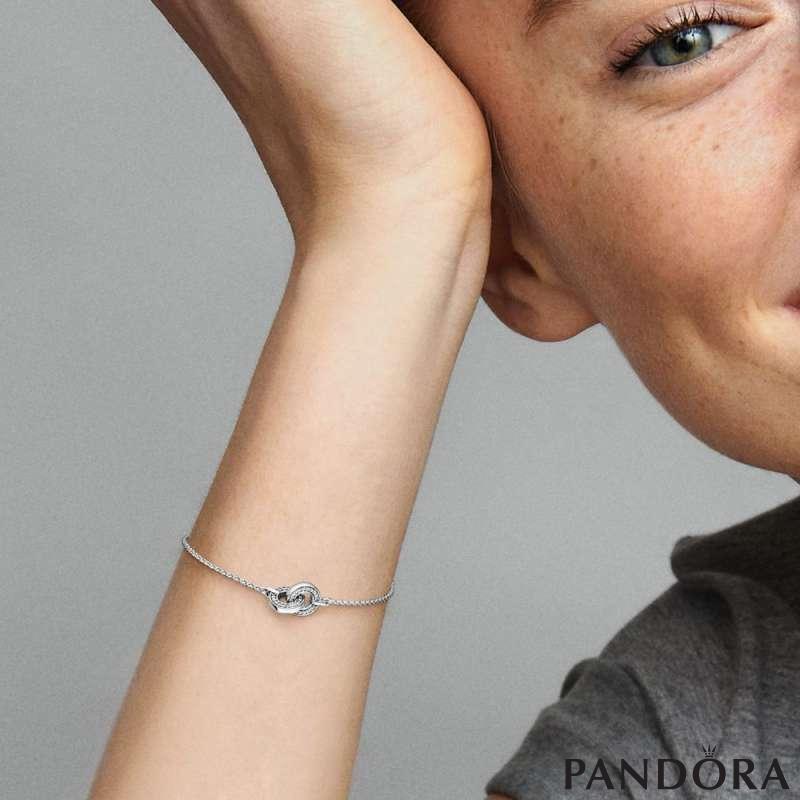 Белегзија Pandora Signature испреплетен Pavé 