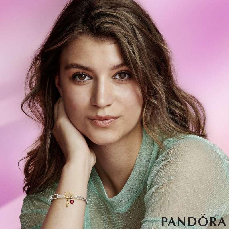 Мини висечки приврзок Скршено срце од колекцијата Pandora ME