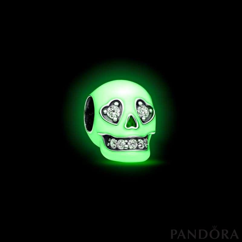 Glow-in-the-dark Sparkling Skull Charm 