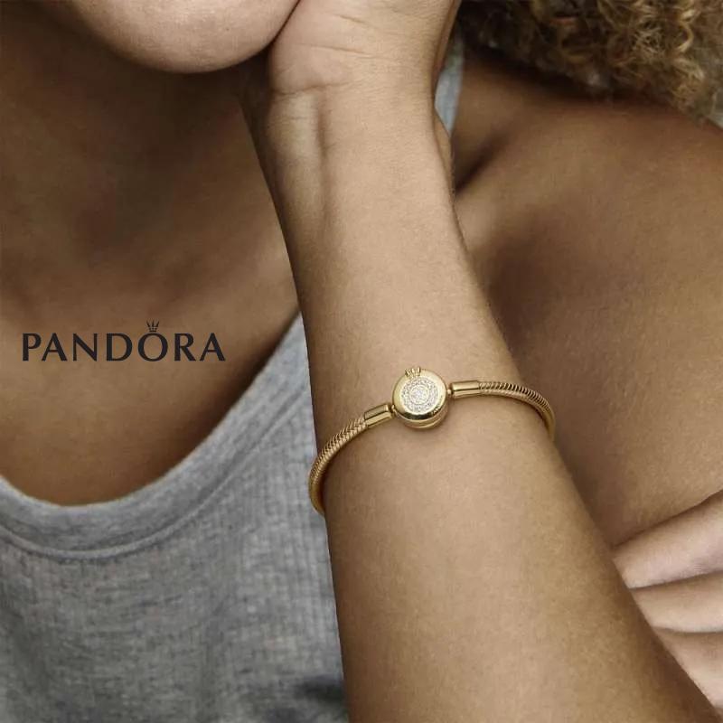 Pandora Moments Белегзија со Затворач во Форма на Светкава Круна